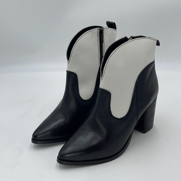 Nasty Gal Curve The Haters Two-Tone Leather Ankle Boots - Picture 3 of 13